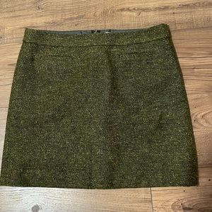 Loft women’s size 6 olive tweed mini skirt